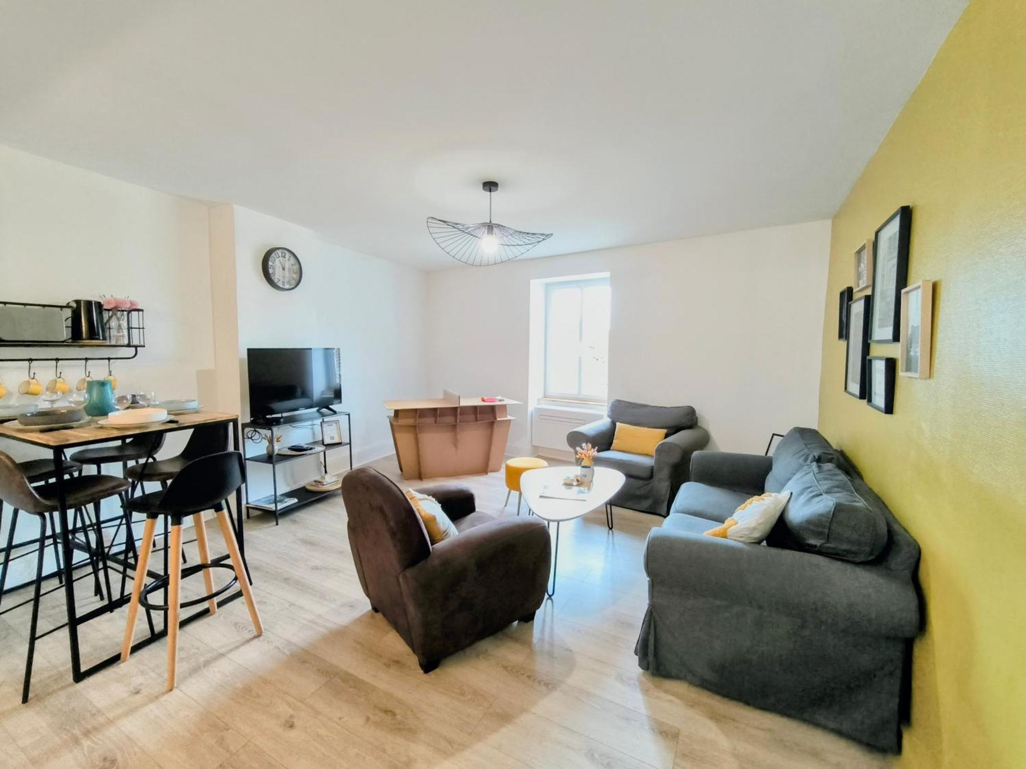 Апартаменти Chez Lulu - 5 Lits- Proche Cnpe - Gare Амбер'є-ан-Бюже Екстер'єр фото